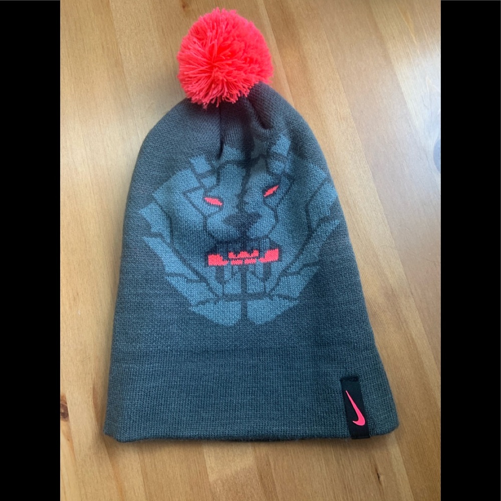 Girls winter Nike hat‎